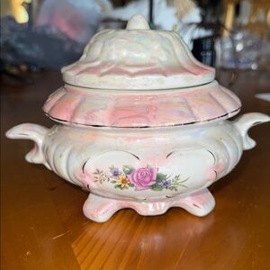 Vintage Lusterware Footed Bowl W/ Handles And Lid Pearl Pink/White